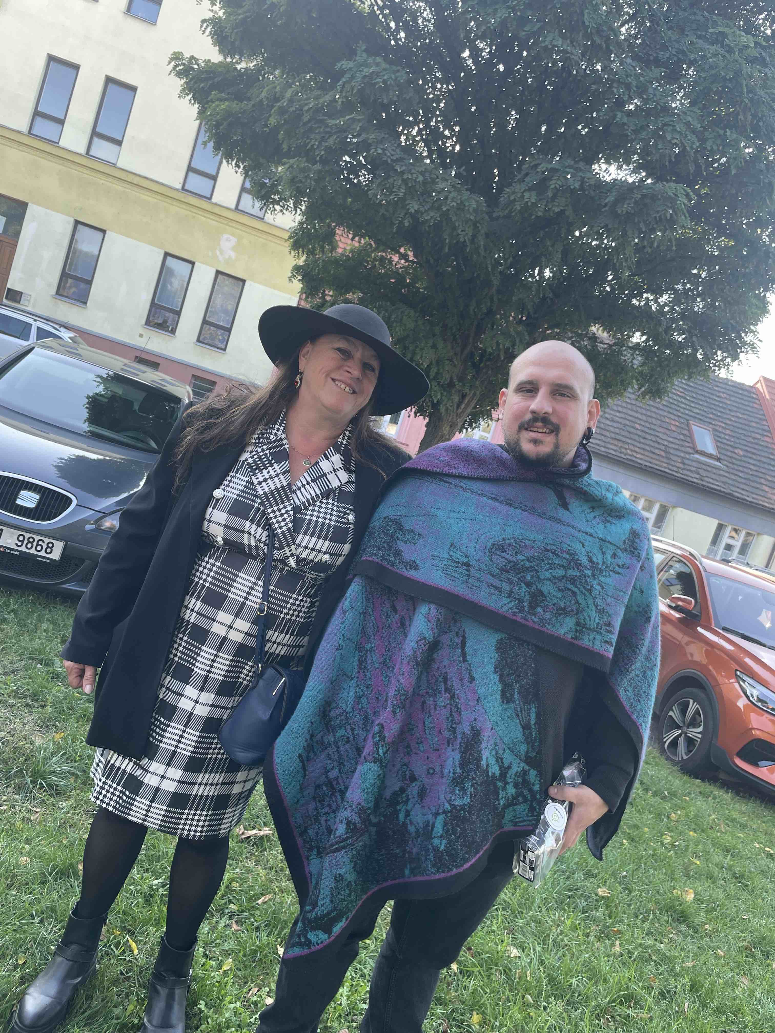 Paní Bohumila se synem.